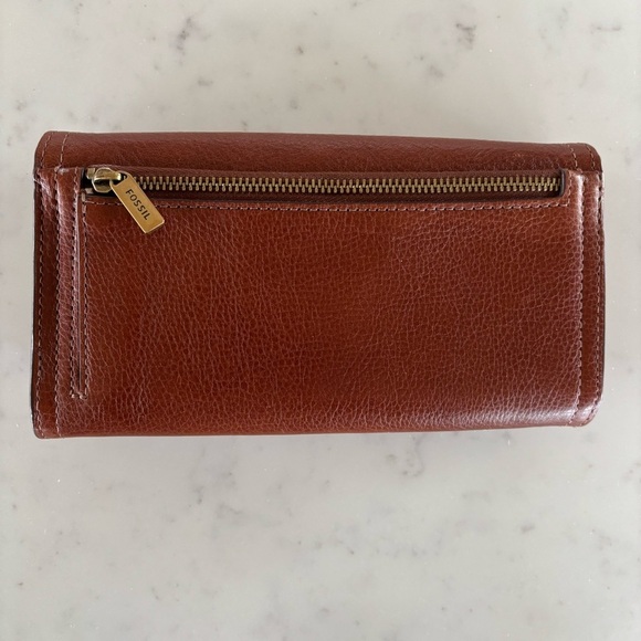 Fossil Leather Trifold Wallet - Picture 2 of 10